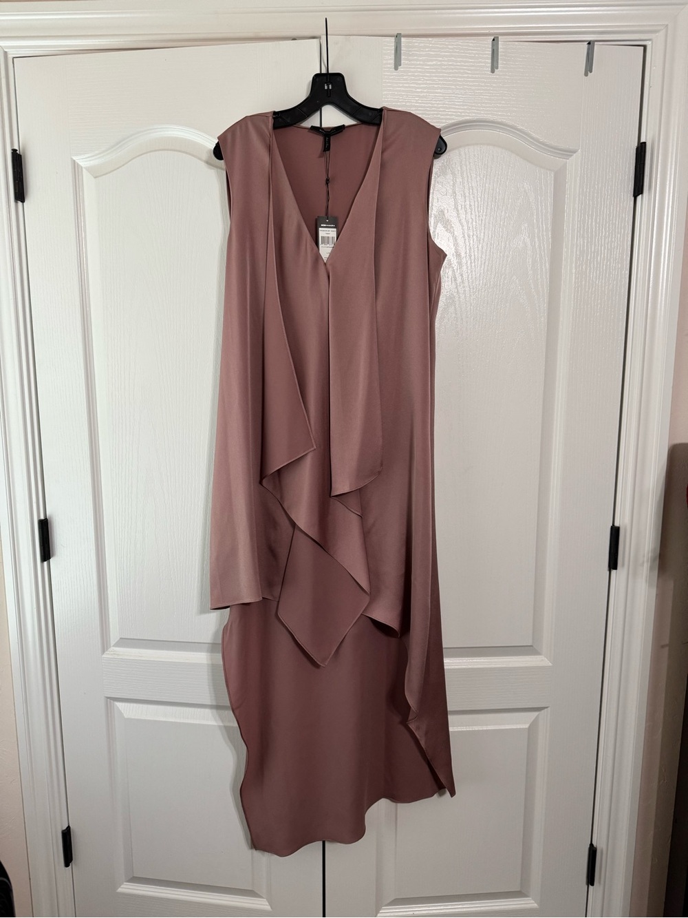 BCBGMAXAZRIA Sleeveless Draped V-Neck Dress in Mauve Pink - Picture 4 of 5